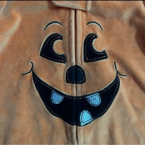 6-9 months soft pumpkin costume footie sleeper - Picture 5 of 7